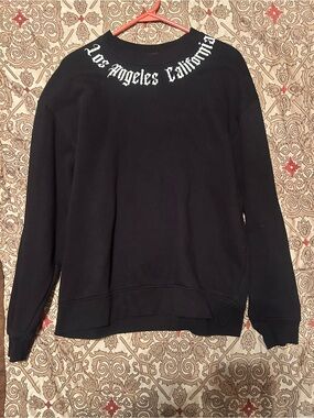 Forever 21 Women Black LA Crewneck Sweater  Medium